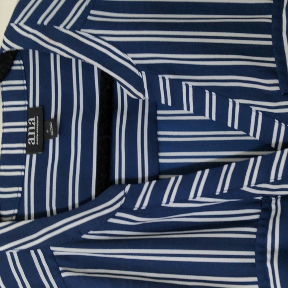 Striped navy blue top - Picture 4 of 4
